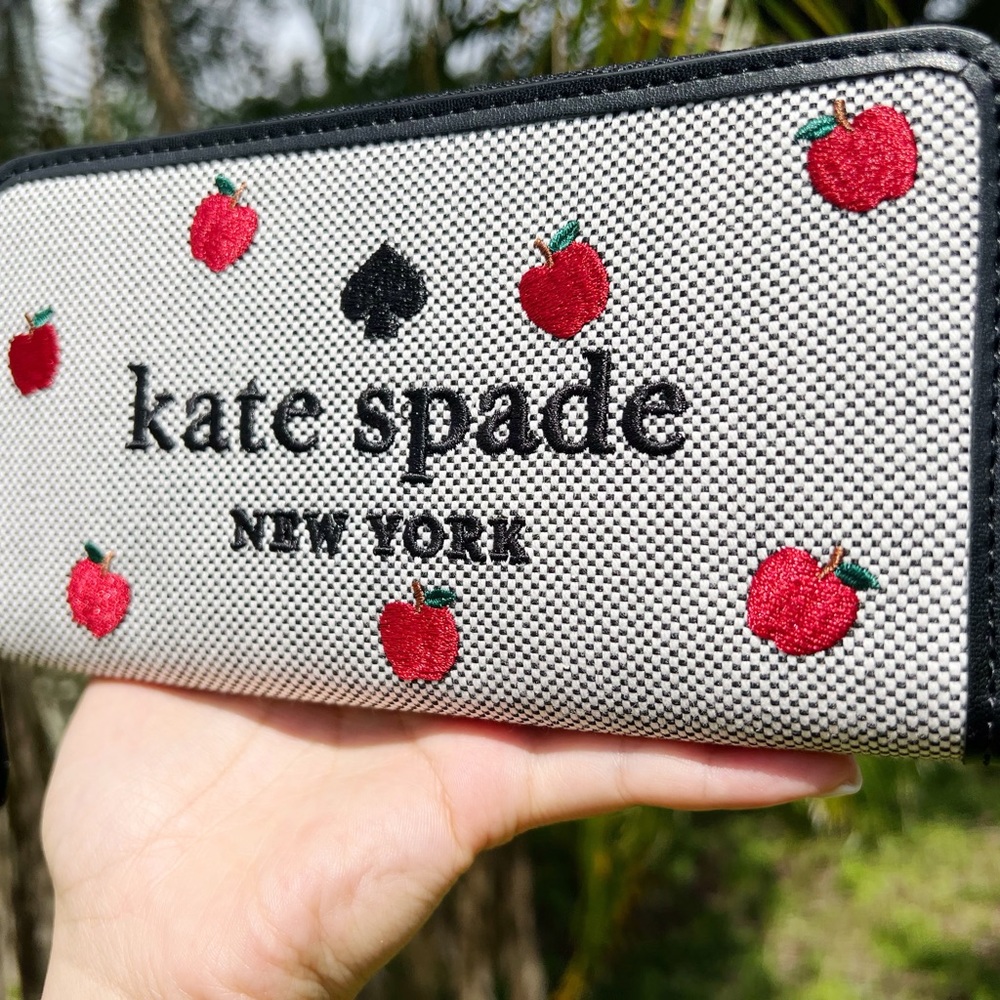 Kate Spade Ella Apple Toss Embroidered Large Continental Zip Wallet Black Multi - Picture 3 of 5